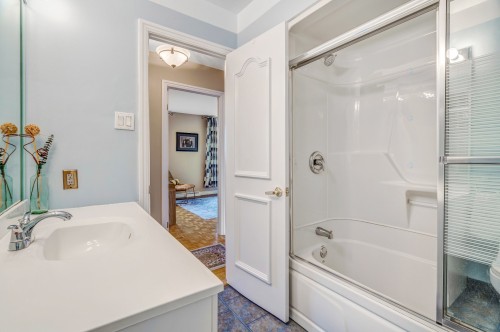 Salle de bains - 290 Shamrock Road, Beaconsfield, QC - Indoor Photo Showing Bathroom