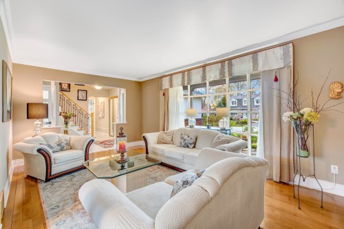 Salon - 290 Shamrock Road, Beaconsfield, QC - Indoor Photo Showing Living Room