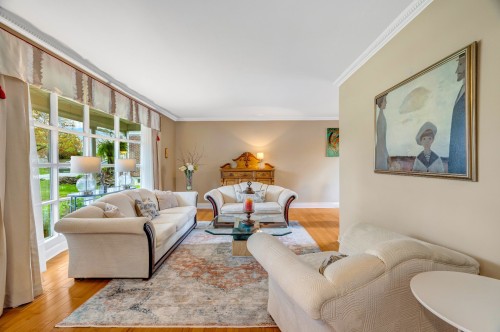 Salon - 290 Shamrock Road, Beaconsfield, QC - Indoor Photo Showing Living Room