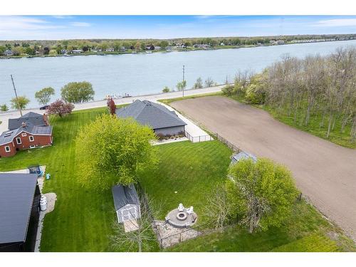 2152 St Clair Parkway, St Clair, ON 
