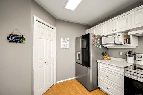 678 Nelson Rd, Campbell River, BC 
