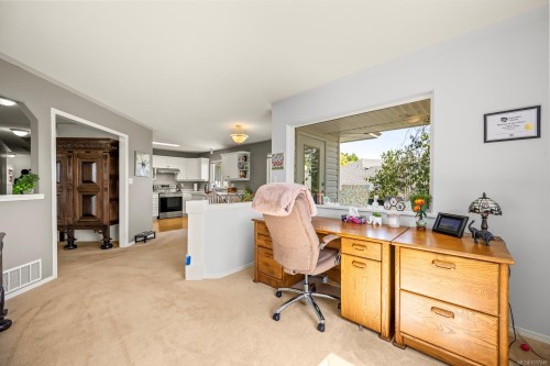 678 Nelson Rd, Campbell River, BC 