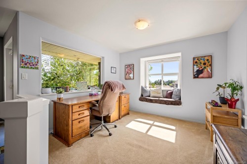 678 Nelson Rd, Campbell River, BC 