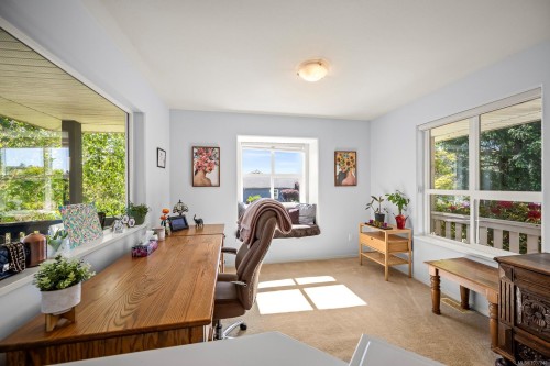 678 Nelson Rd, Campbell River, BC 