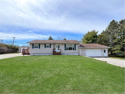 1 Grant DR Quispamsis, NB E2E 1A3