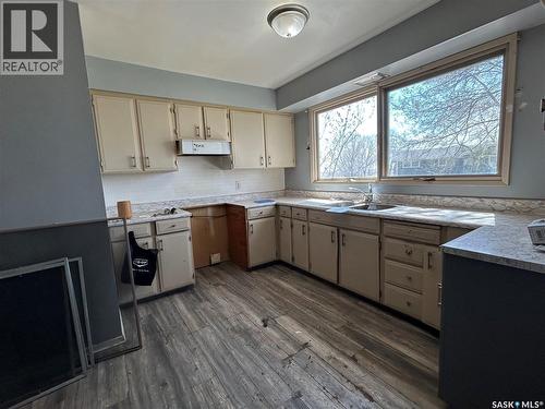 825 Valley Street, Estevan, SK - Indoor Photo Showing Kitchen With Double Sink