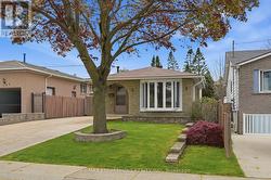 300 EAGLEWOOD DRIVE  Hamilton, ON L8W 1T5