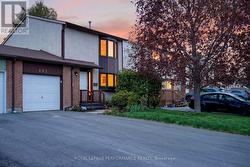 402 DUVAL LANE Ottawa, ON K1E 2K2
