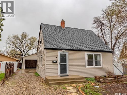 9 Minto Place, Saskatoon, SK - Outdoor