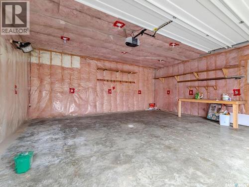 9 Minto Place, Saskatoon, SK - Indoor Photo Showing Garage