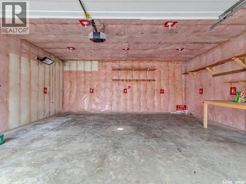 9 Minto Place, Saskatoon, SK - Indoor Photo Showing Garage