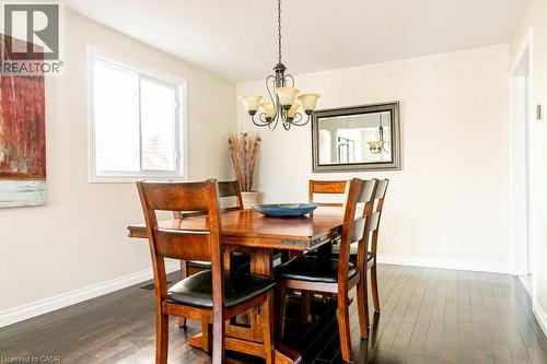 35 Horizon Court, Hamilton, ON - Indoor Photo Showing Dining Room