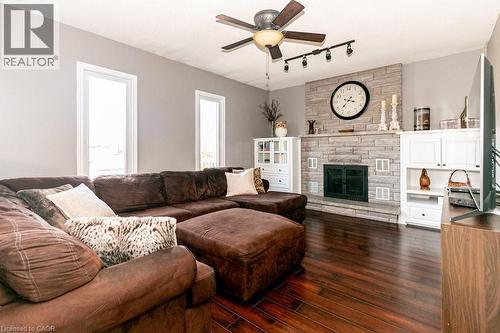 35 Horizon Court, Hamilton, ON - Indoor Photo Showing Living Room With Fireplace