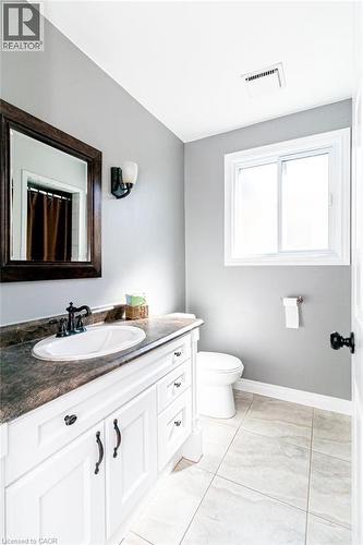 35 Horizon Court, Hamilton, ON - Indoor Photo Showing Bathroom