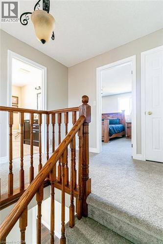 35 Horizon Court, Hamilton, ON - Indoor Photo Showing Other Room