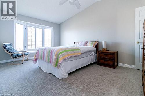 35 Horizon Court, Hamilton, ON - Indoor Photo Showing Bedroom