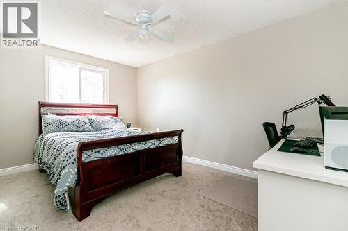 35 Horizon Court, Hamilton, ON - Indoor Photo Showing Bedroom