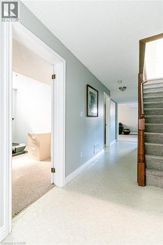 35 Horizon Court, Hamilton, ON - Indoor Photo Showing Other Room