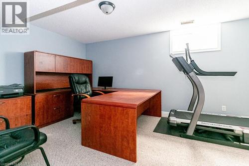 35 Horizon Court, Hamilton, ON - Indoor Photo Showing Office