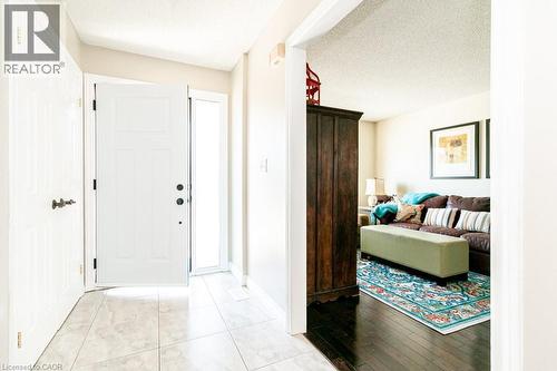 35 Horizon Court, Hamilton, ON - Indoor Photo Showing Other Room