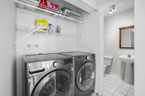 Salle de lavage - 629Z Av. D'Isère, Saint-Lambert, QC - Indoor Photo Showing Laundry Room