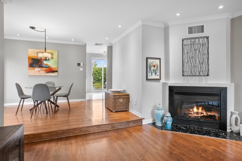 Salon - 629Z Av. D'Isère, Saint-Lambert, QC - Indoor Photo Showing Living Room With Fireplace