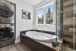 Salle de bains attenante à la CCP - 