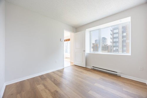 Bedroom - 802-1280 Rue St-Jacques, Montréal (Ville-Marie), QC - Indoor Photo Showing Other Room