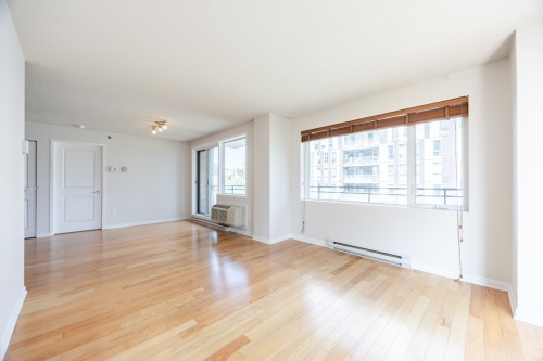 Living Room - 802-1280 Rue St-Jacques, Montréal (Ville-Marie), QC - Indoor Photo Showing Other Room