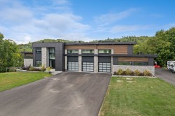 86 Ch. H.-Zurenski  Val-Des-Monts, QC J8N 0K6