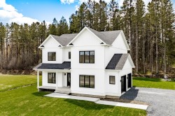 234 Rue St-Laurent Cookshire-Eaton, QC J0B 1M0