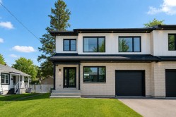 1300 Rue Montarville Saint-Bruno-De-Montarville, QC J3V 3T4