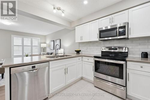 5 Sandybay Avenue, Kitchener, ON - Indoor Photo Showing Kitchen With Double Sink With Upgraded Kitchen
