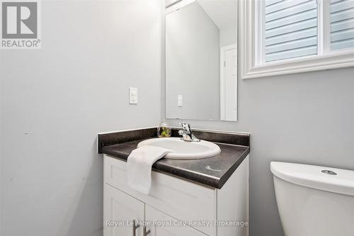 5 Sandybay Avenue, Kitchener, ON - Indoor Photo Showing Bathroom