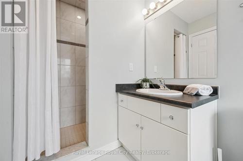 5 Sandybay Avenue, Kitchener, ON - Indoor Photo Showing Bathroom