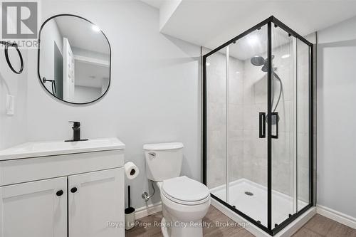 5 Sandybay Avenue, Kitchener, ON - Indoor Photo Showing Bathroom