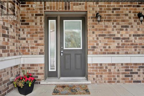 5 Sandybay Avenue, Kitchener, ON - Outdoor