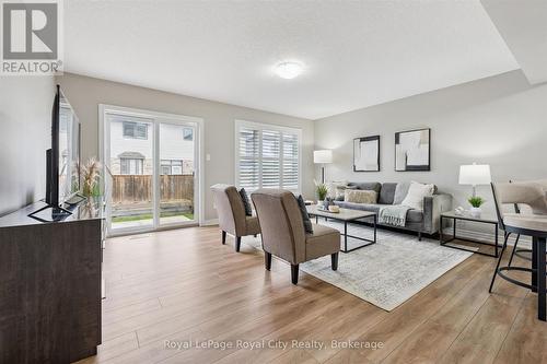 5 Sandybay Avenue, Kitchener, ON - Indoor Photo Showing Living Room