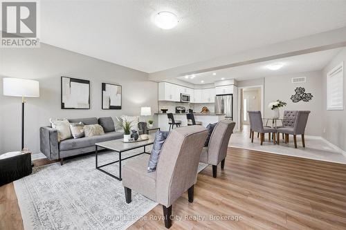 5 Sandybay Avenue, Kitchener, ON - Indoor