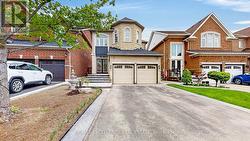 26 BLUE DIAMOND DRIVE  Brampton, ON L6S 6J2