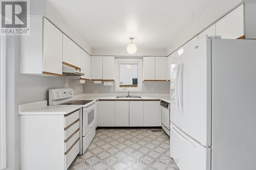 Kitchen - 2133 Lenester Avenue, Ottawa, ON - Indoor Photo Showing Kitchen With Double Sink
