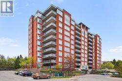 702 - 136 DARLINGTON PRIVATE  Ottawa, ON K1V 0X6