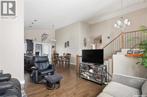 335 Mccallum Lane, Saskatoon, SK - Indoor Photo Showing Living Room