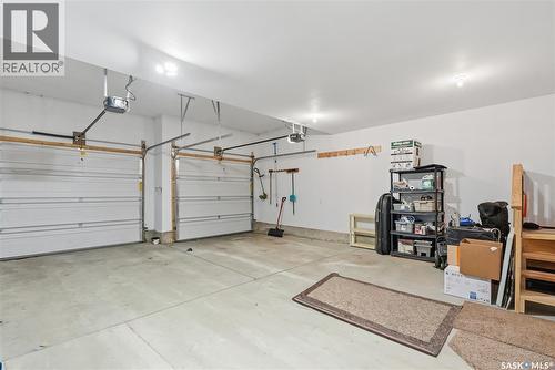 335 Mccallum Lane, Saskatoon, SK - Indoor Photo Showing Garage