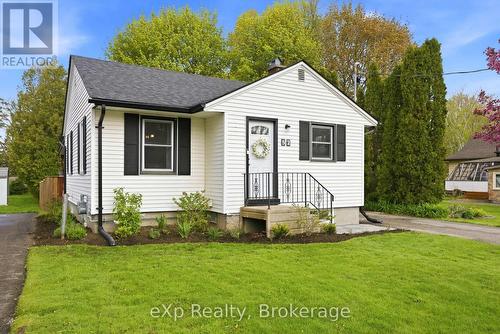 52 AVONDALE AVENUE  Stratford, ON N5A 6M4