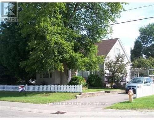 12 DORAN ROAD  Petawawa, ON K8H 1P5