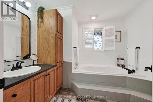 948 Fourth Street E, Cornwall, ON - Indoor Photo Showing Bathroom