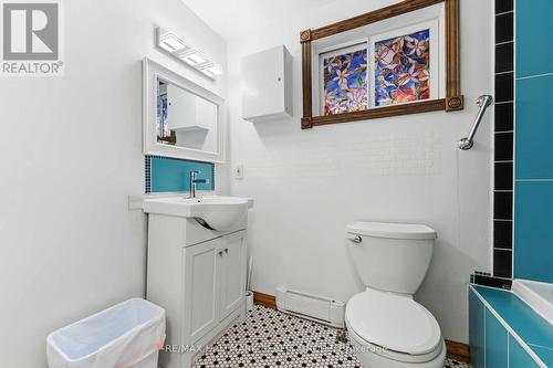 24 Patro Street, Ottawa, ON - Indoor Photo Showing Bathroom