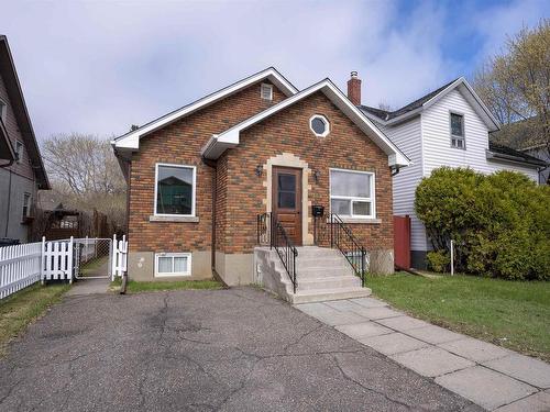 309 HAROLD Street N  Thunder Bay, ON P7C 4C7