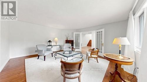 Main - 9 Gilbert Drive, Aurora, ON - Indoor Photo Showing Living Room